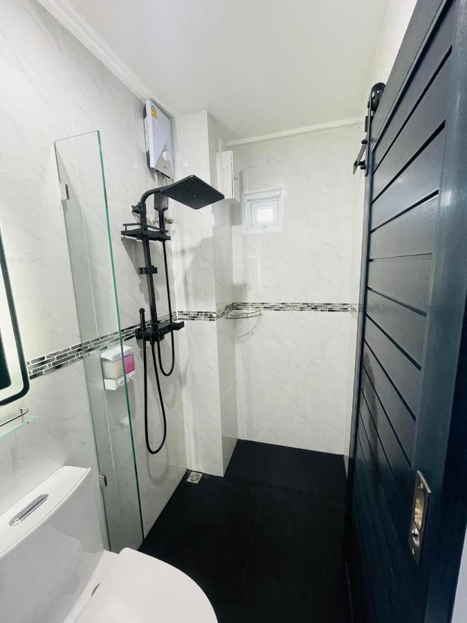 Thonglor Suites Hotel Bangkok Kültér fotó