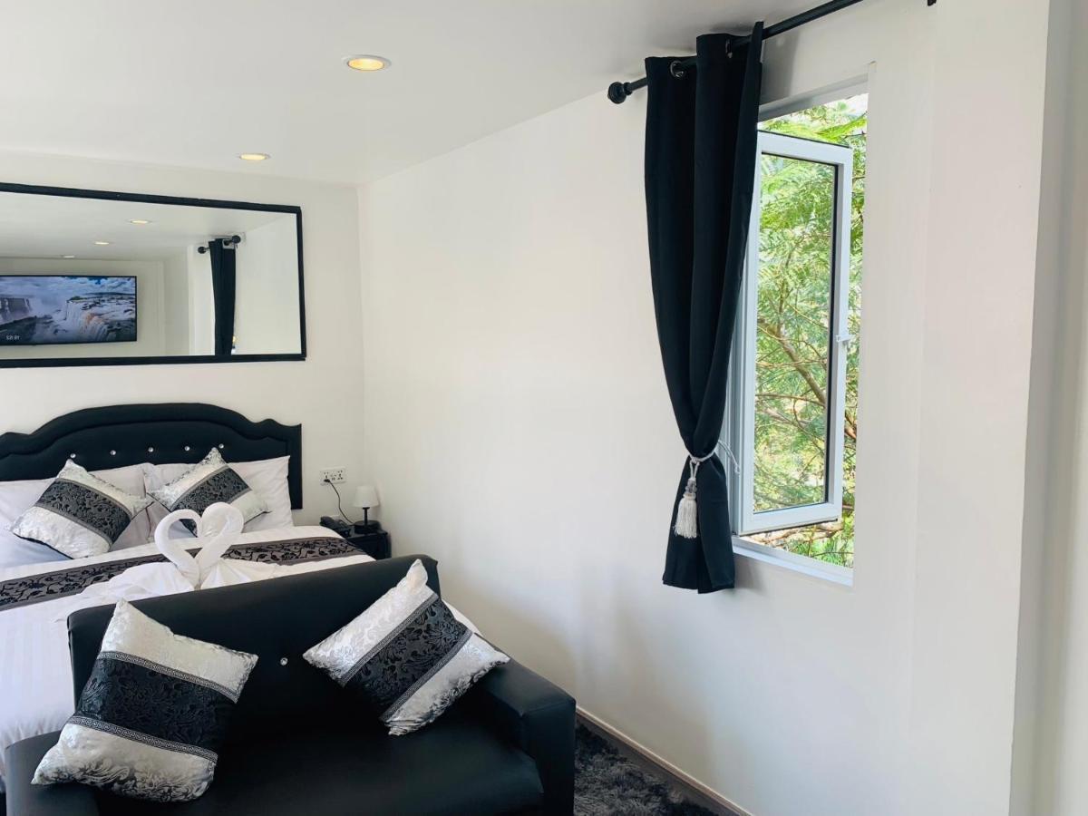 Thonglor Suites Hotel Bangkok Kültér fotó