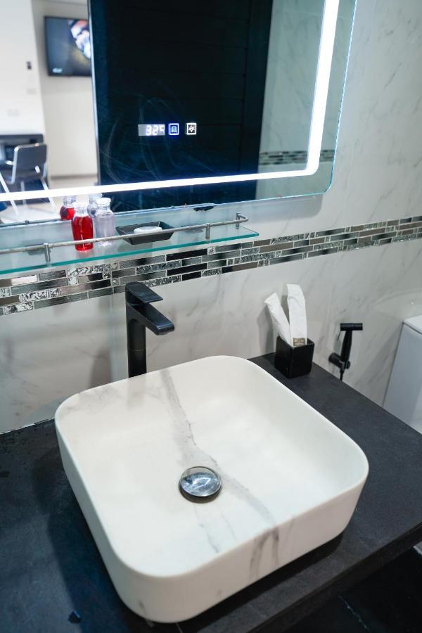 Thonglor Suites Hotel Bangkok Kültér fotó
