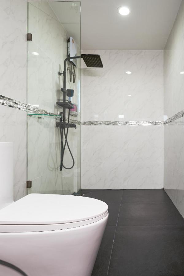 Thonglor Suites Hotel Bangkok Kültér fotó